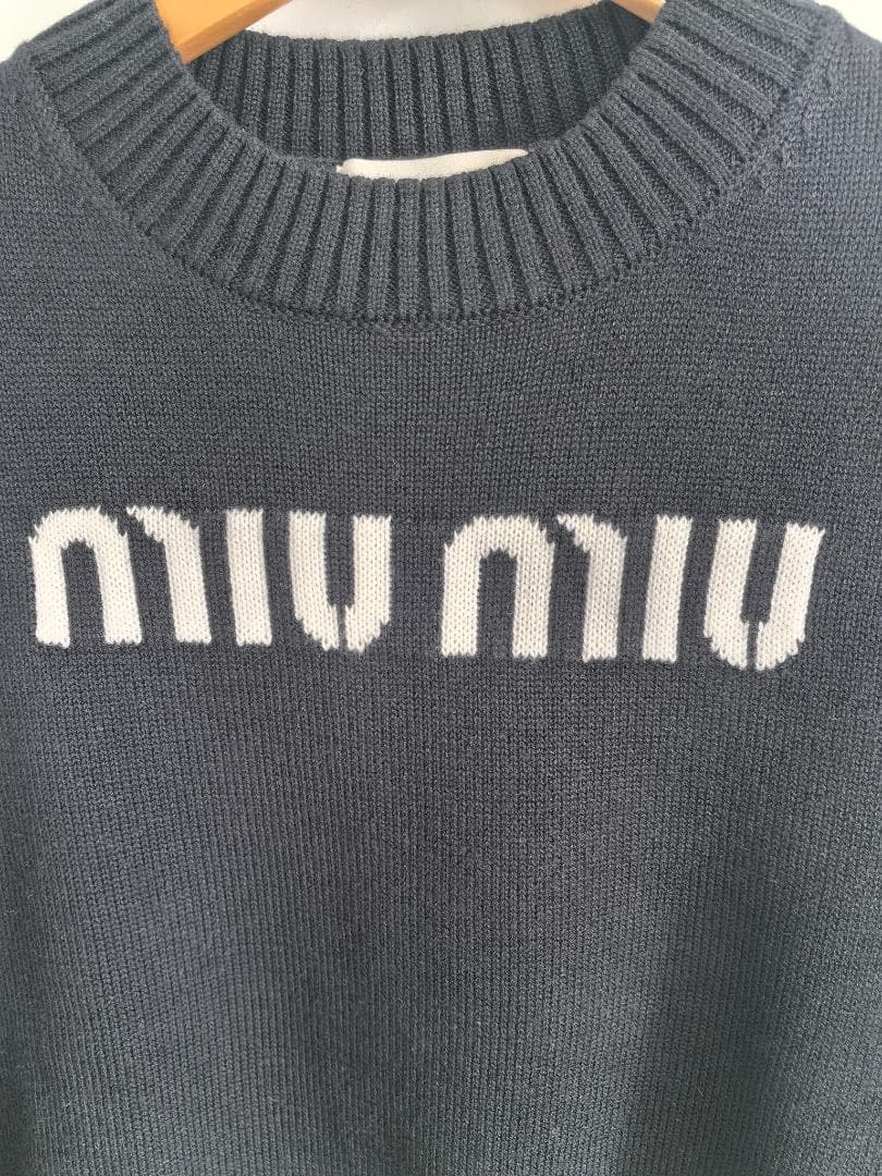 黒ロゴニットセーター L ショート丈 レディース ストリート可愛いMIUMIU