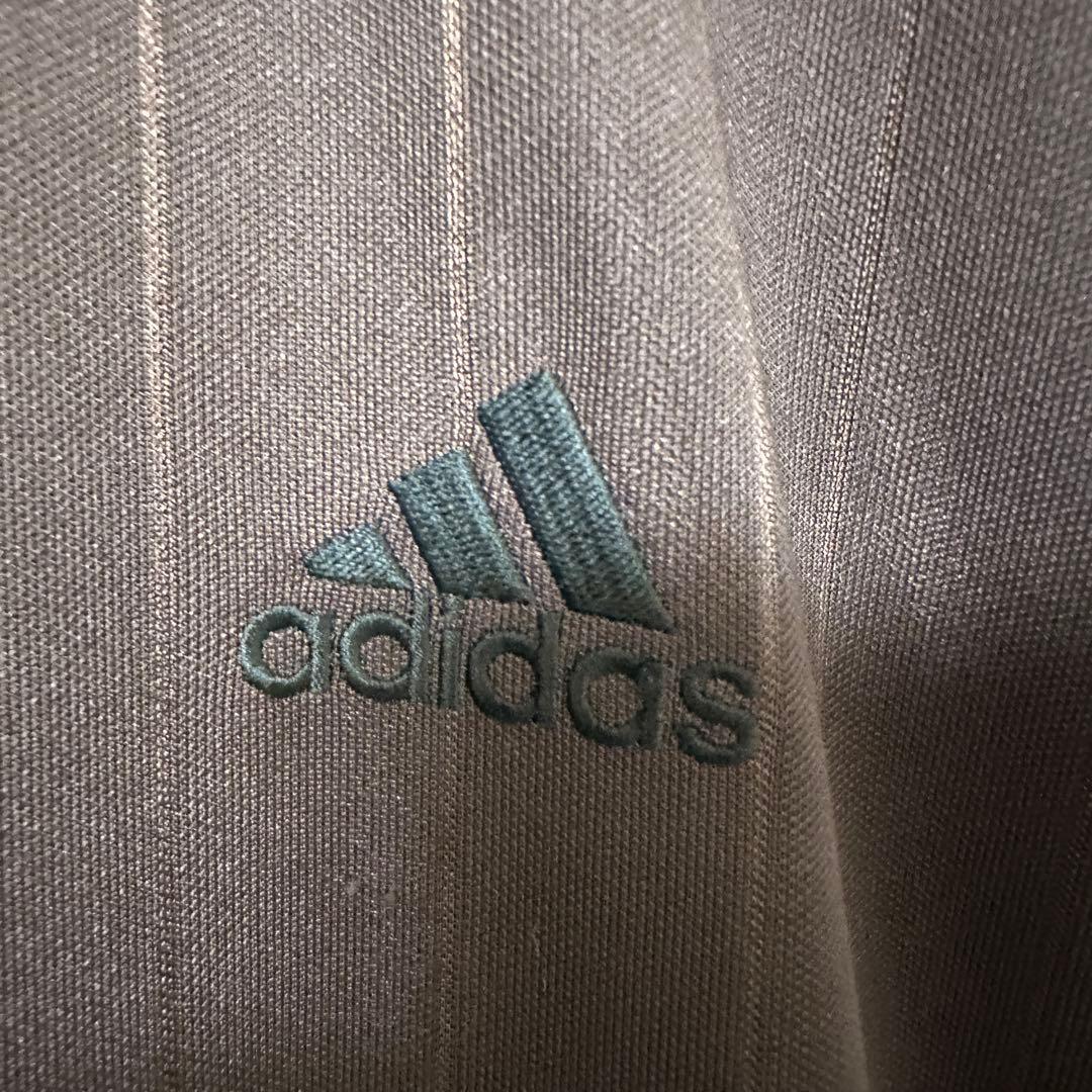 【adidas】トラックジャケット ブラウン×黒ライン パフォーマンスロゴ刺繍