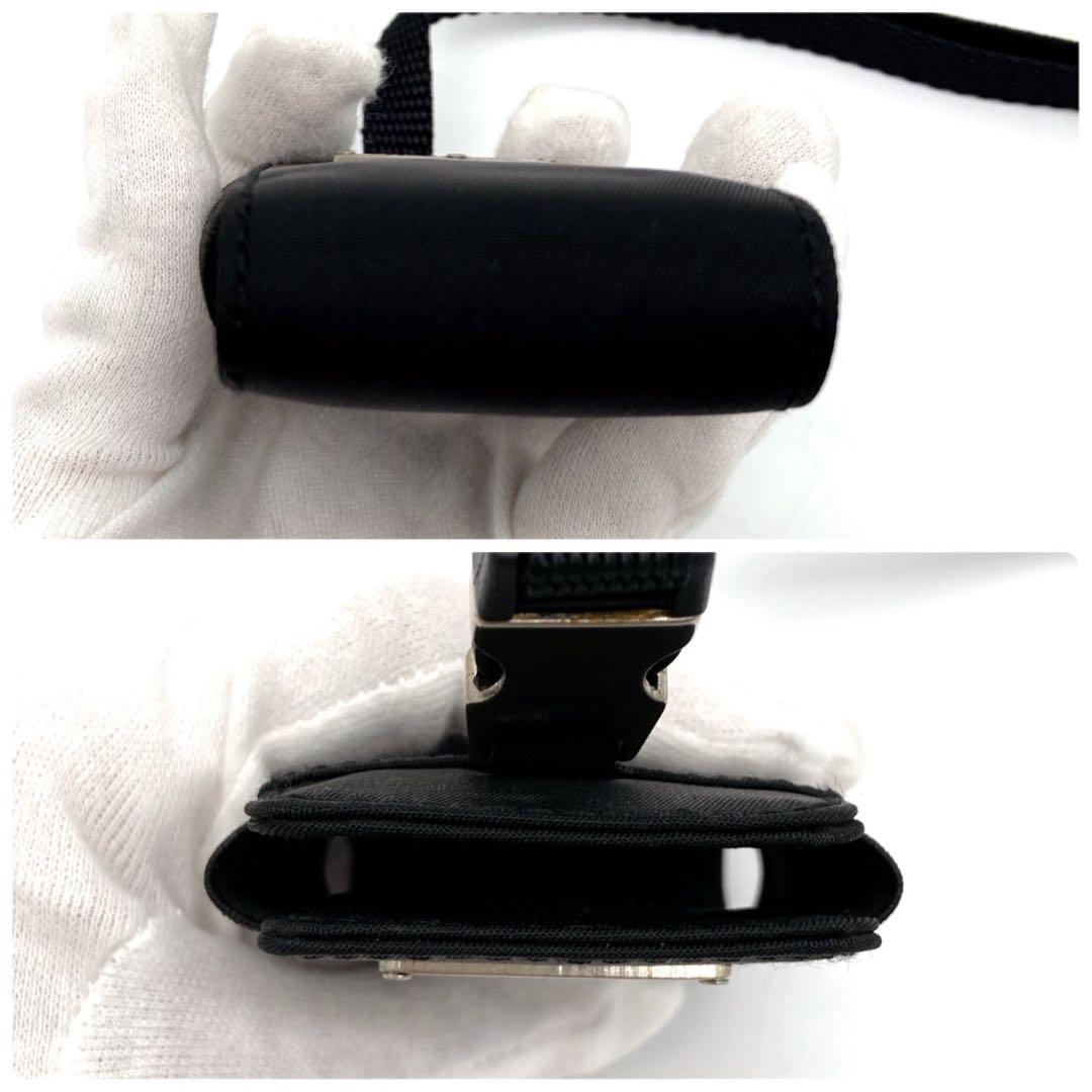 美品　PRADA ネックストラップ　マルチケース　モバイルホルダー　三角プレート