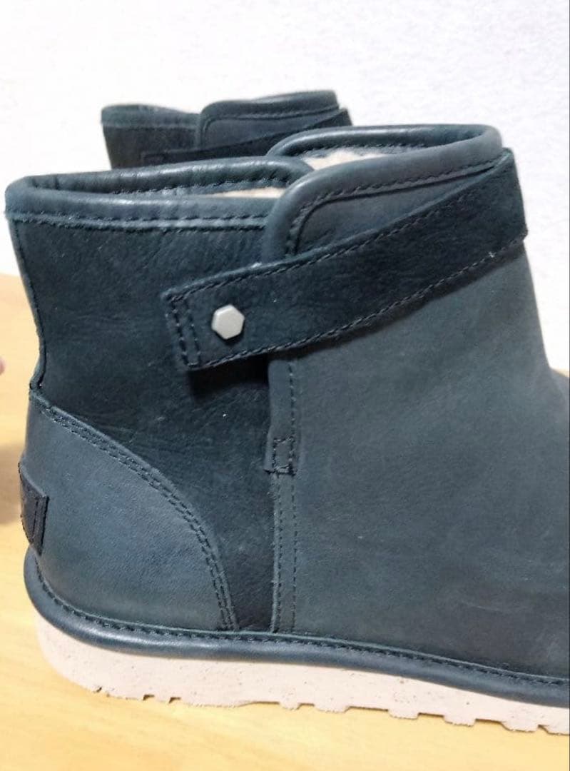 週末お値下げ❗️ アグムートンレザー ミッドカットブーツ　24cm 黒レザー