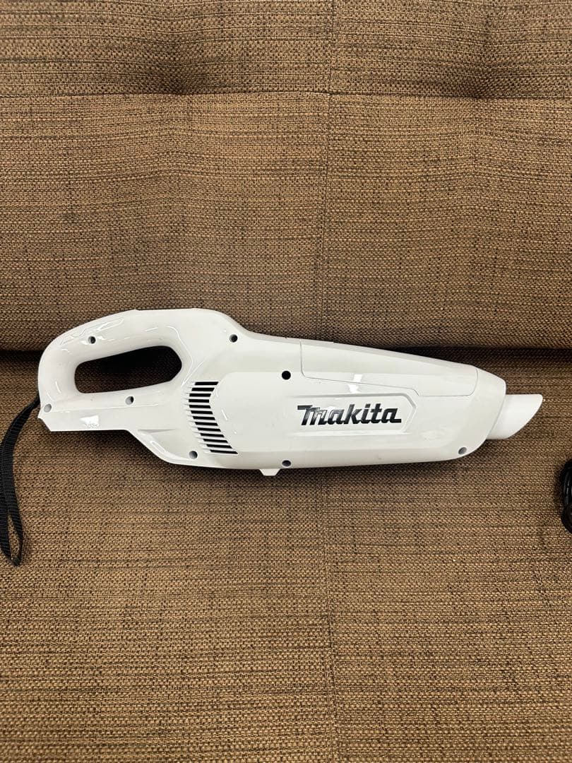 ③ makita マキタCL107FD 掃除機　ハンディクリーナー