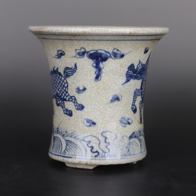 青花麒麟紋三脚香炉 景徳鎮 陶磁器 装飾品 現代工芸品 美術品 置物