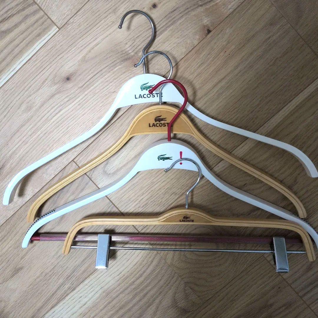 LACOSTE 木製ハンガー 4本セット