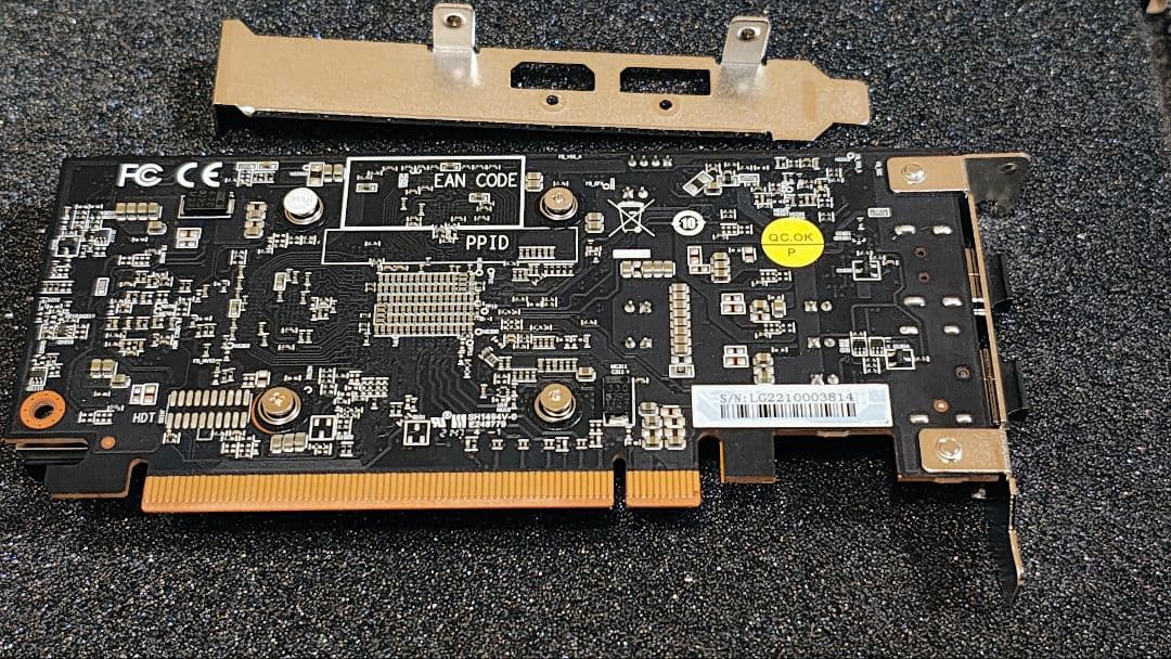 玄人志向 Radeon RX 6400 Low Profile /箱・付属品あり