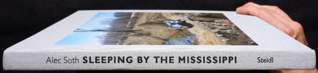 アート・デザイン・音楽 Alec Soth - Sleeping by the Mississippi
