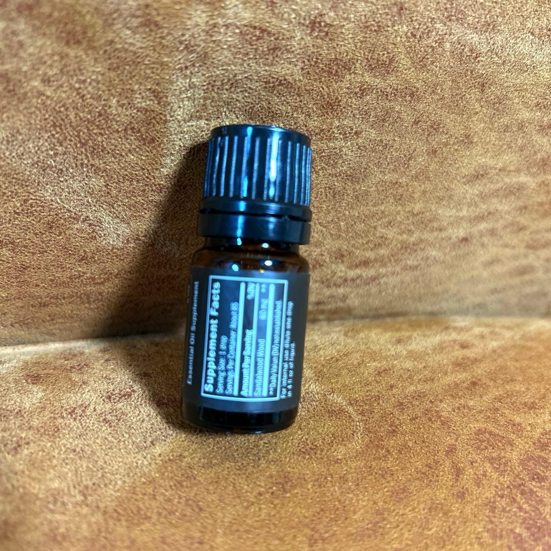 【新品未使用】ハワイアンサンダルウッド　ドテラ　5ml