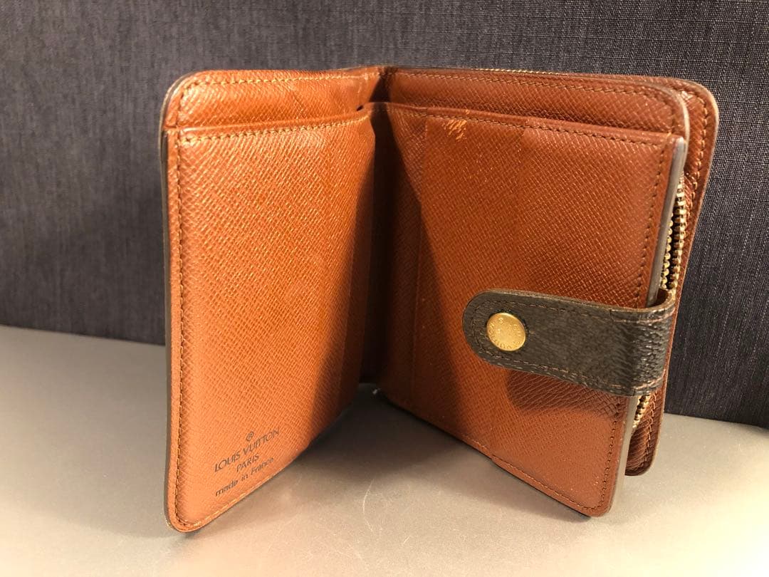 コンパクトモノグラム二つ折り財布＃Vuitton 'Paris.France