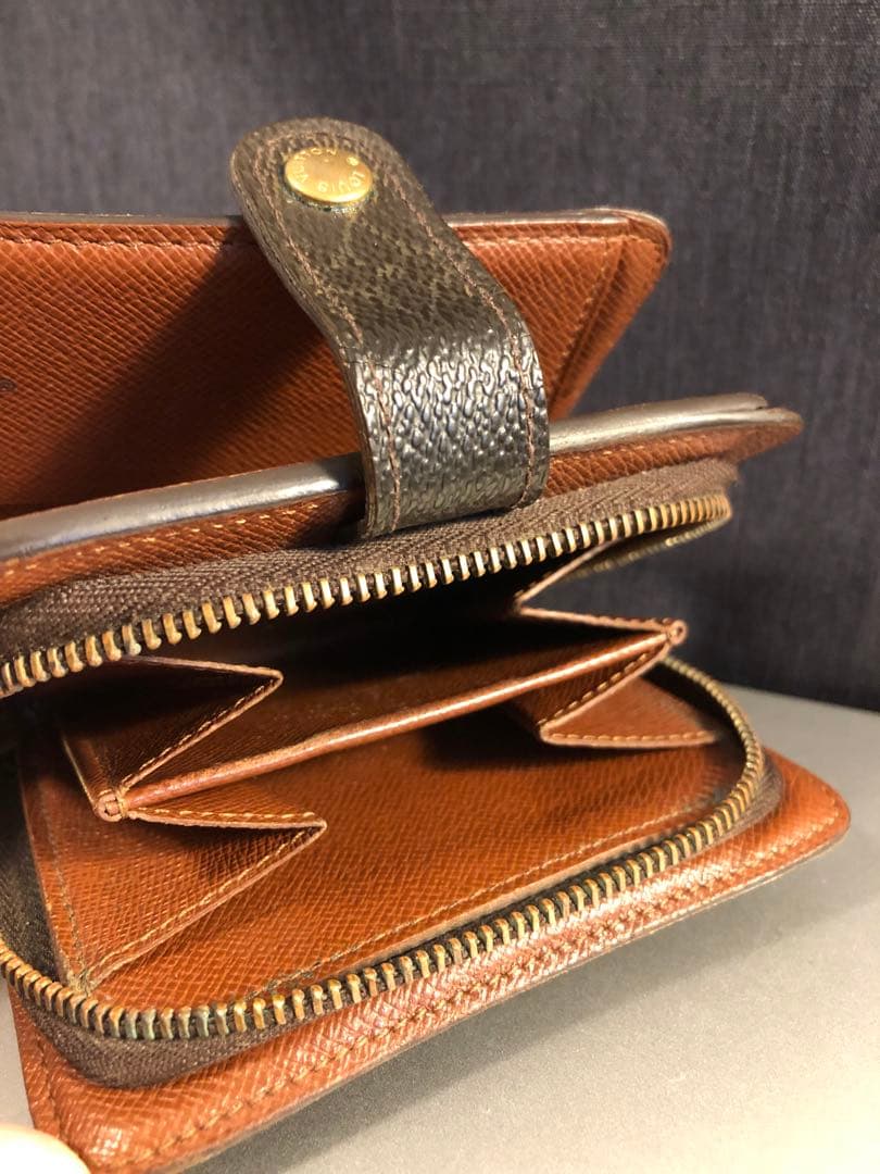 コンパクトモノグラム二つ折り財布＃Vuitton 'Paris.France
