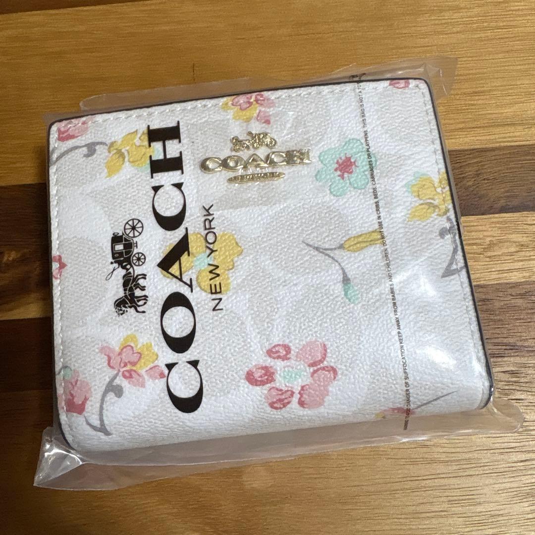 【新品・未使用】coach 2つ折り財布