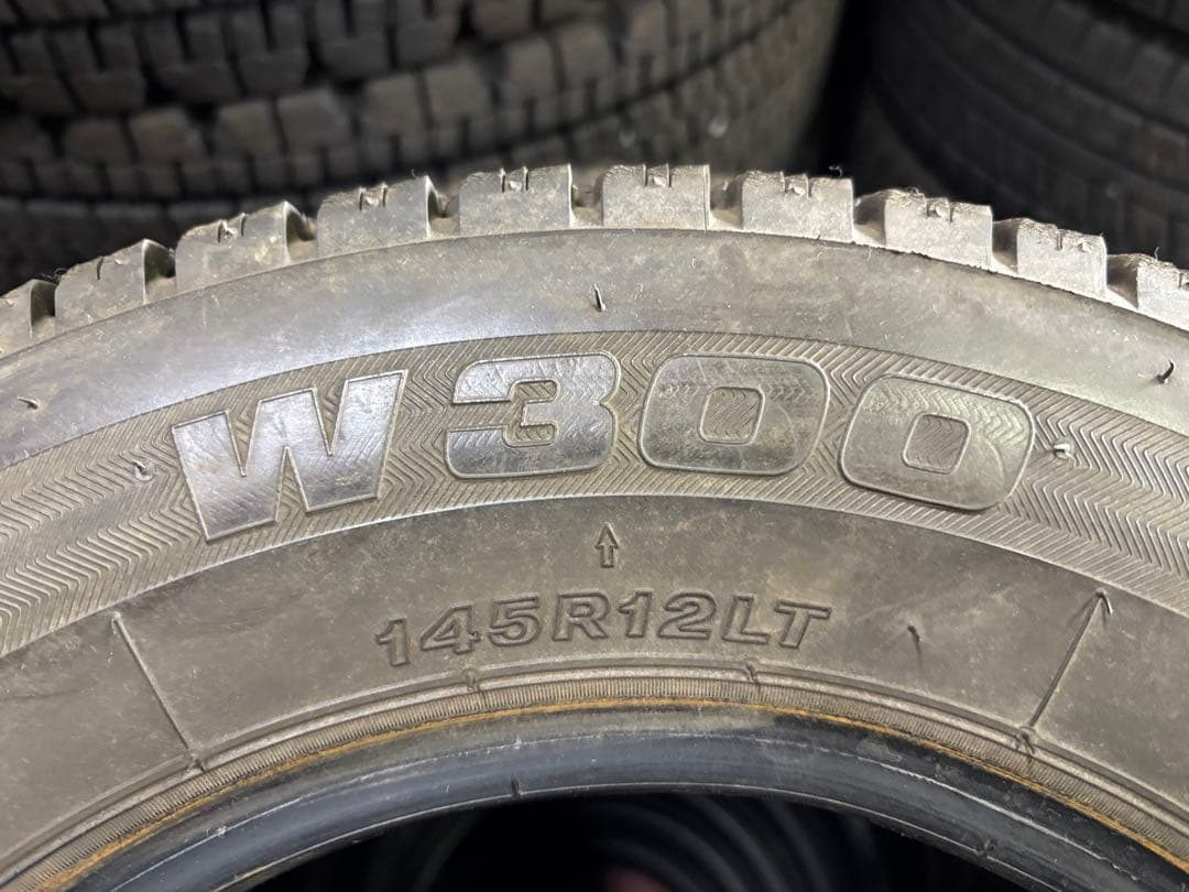G-25 ブリヂストン W300 145R12 6PRLT 軽トラ