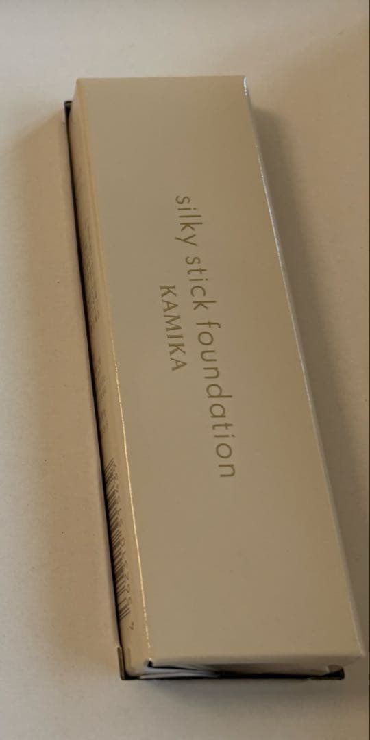 新品KAMIKAシルキースティックファンデーション ベージュ SPF50