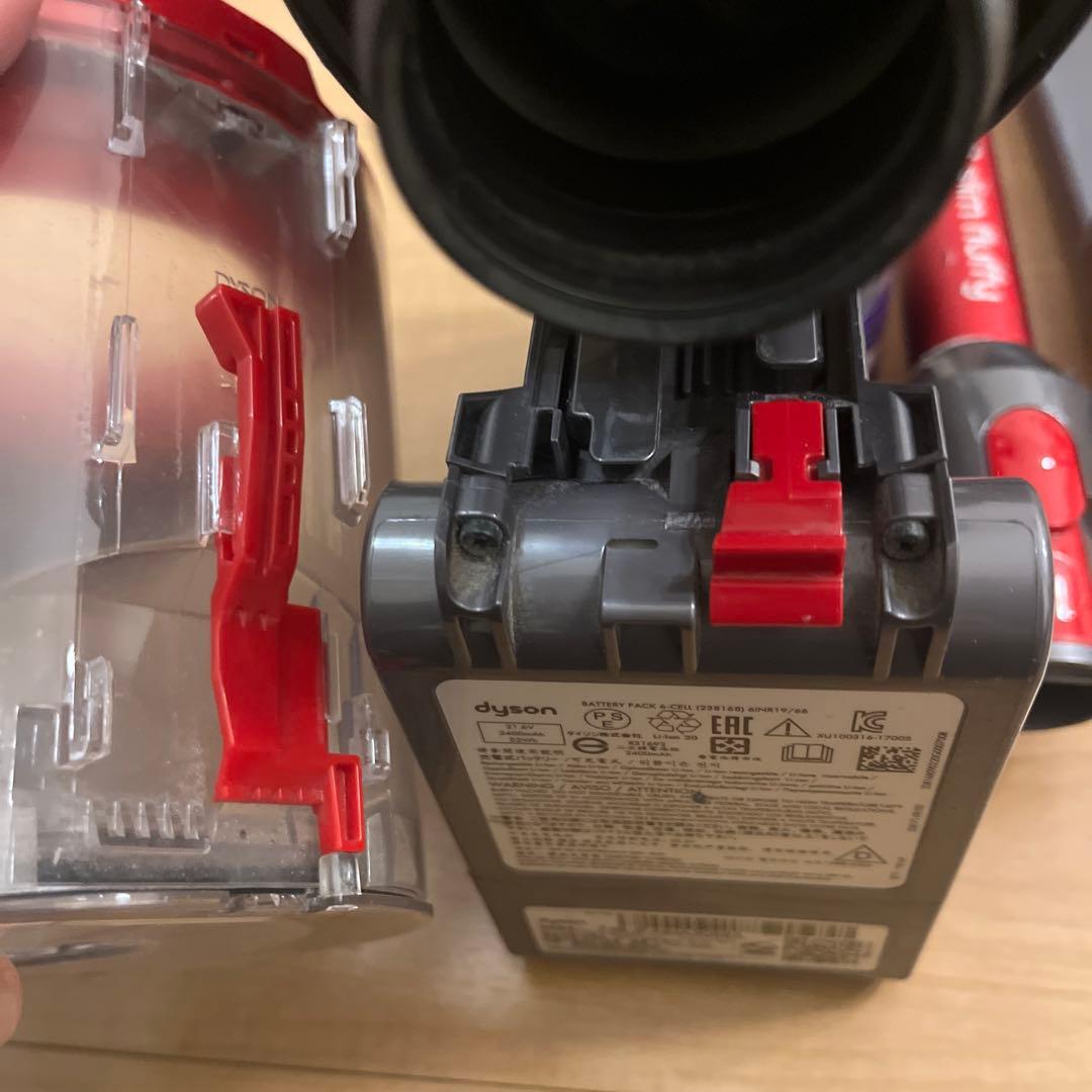 Dyson V8 Slim Fluffy 本体　「ジャンク品扱い」