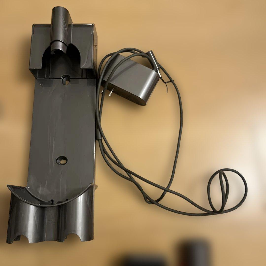 Dyson V8 Slim Fluffy 本体　「ジャンク品扱い」