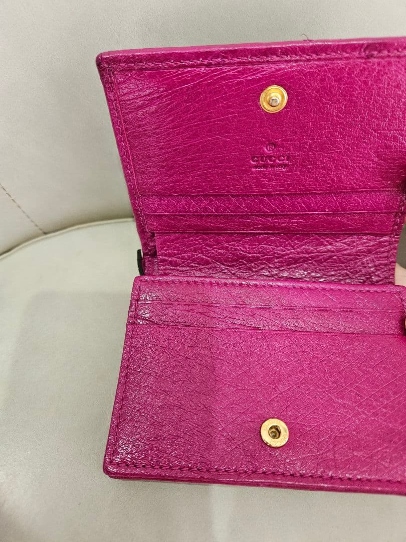 オーストリッチ　GUCCI 二つ折り財布 ブラック パープル　ggマーモント