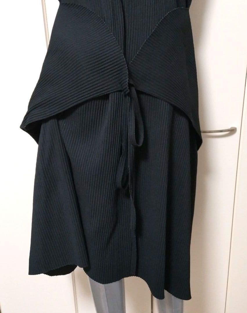 me byMIYAKE ISSEY 変形立体プリーツワンピース