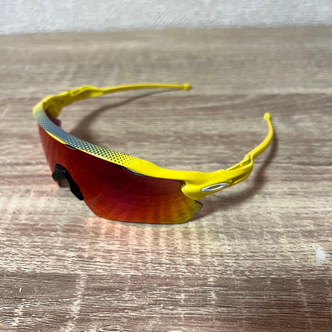 蝸牛考　OAKLEY サングラス　イヤーソックなし