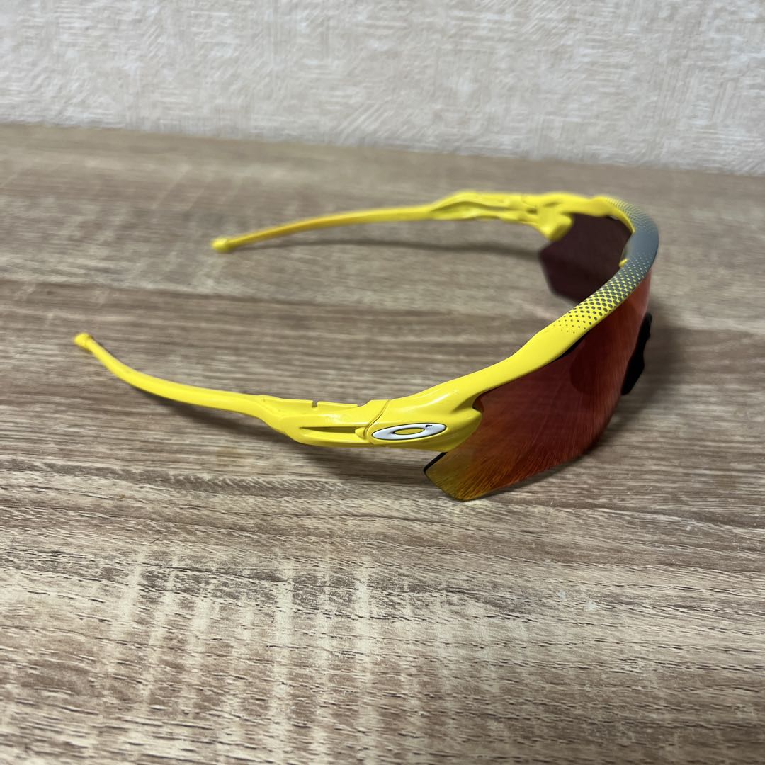 蝸牛考　OAKLEY サングラス　イヤーソックなし