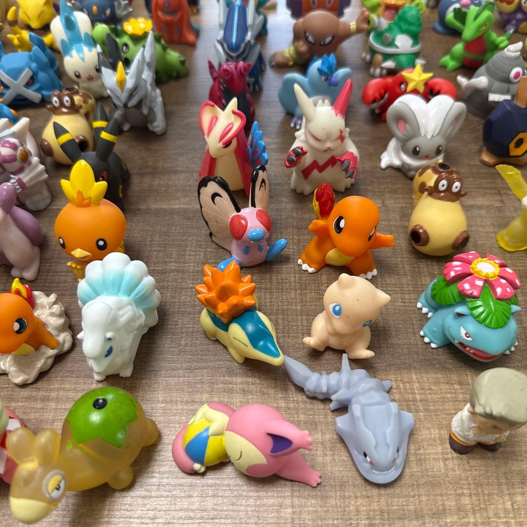 ポケモンフィギュア ソフビ　指人形　コレクション 100体