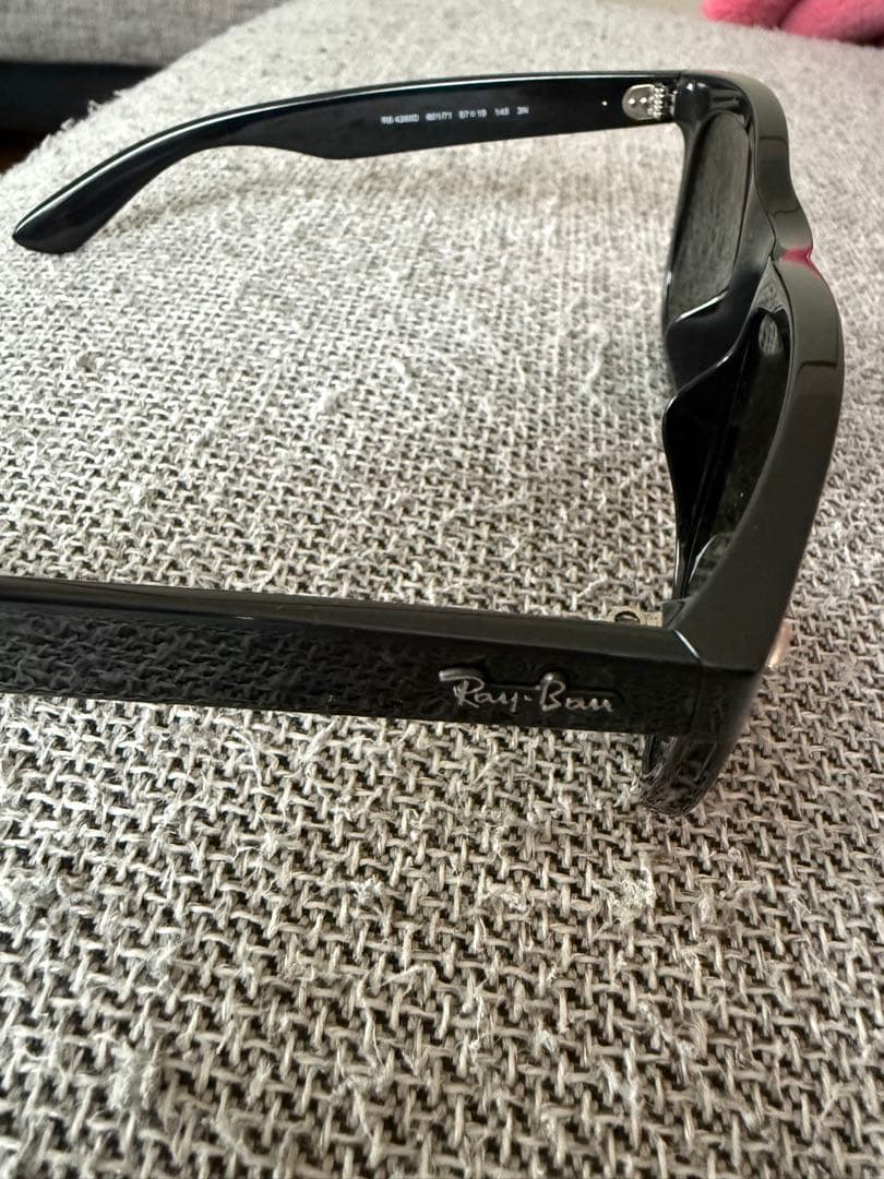 Ray-Ban RB4260D ブラック サングラス