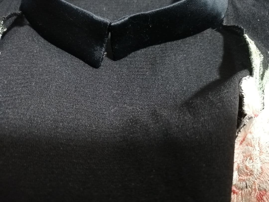 VIVIENNE TAM パワーネット黒ワンピ 刺繍 黒襟