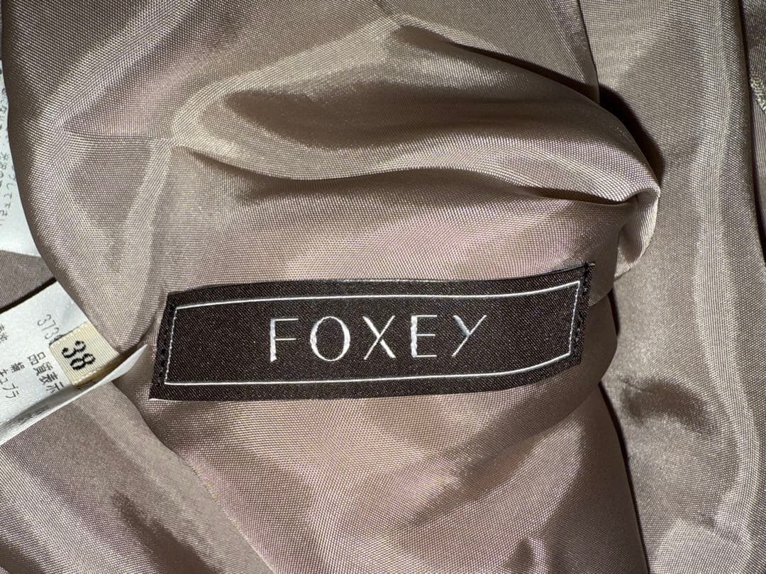 大人気！完売！FOXEY ワンピース　ベージュ 長袖 38