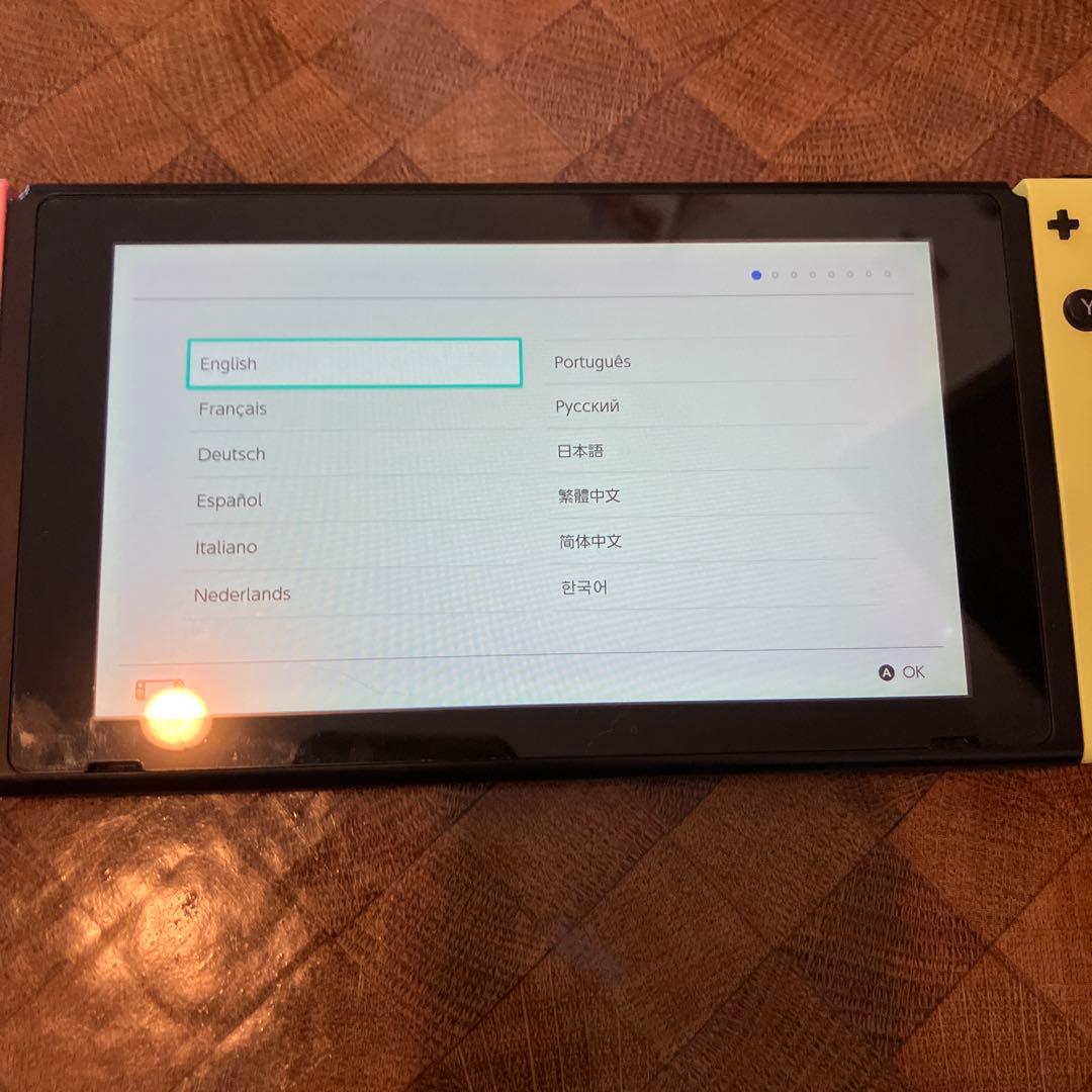 Nintendo Switch 本体　ジョイコン　ピンクイエロー