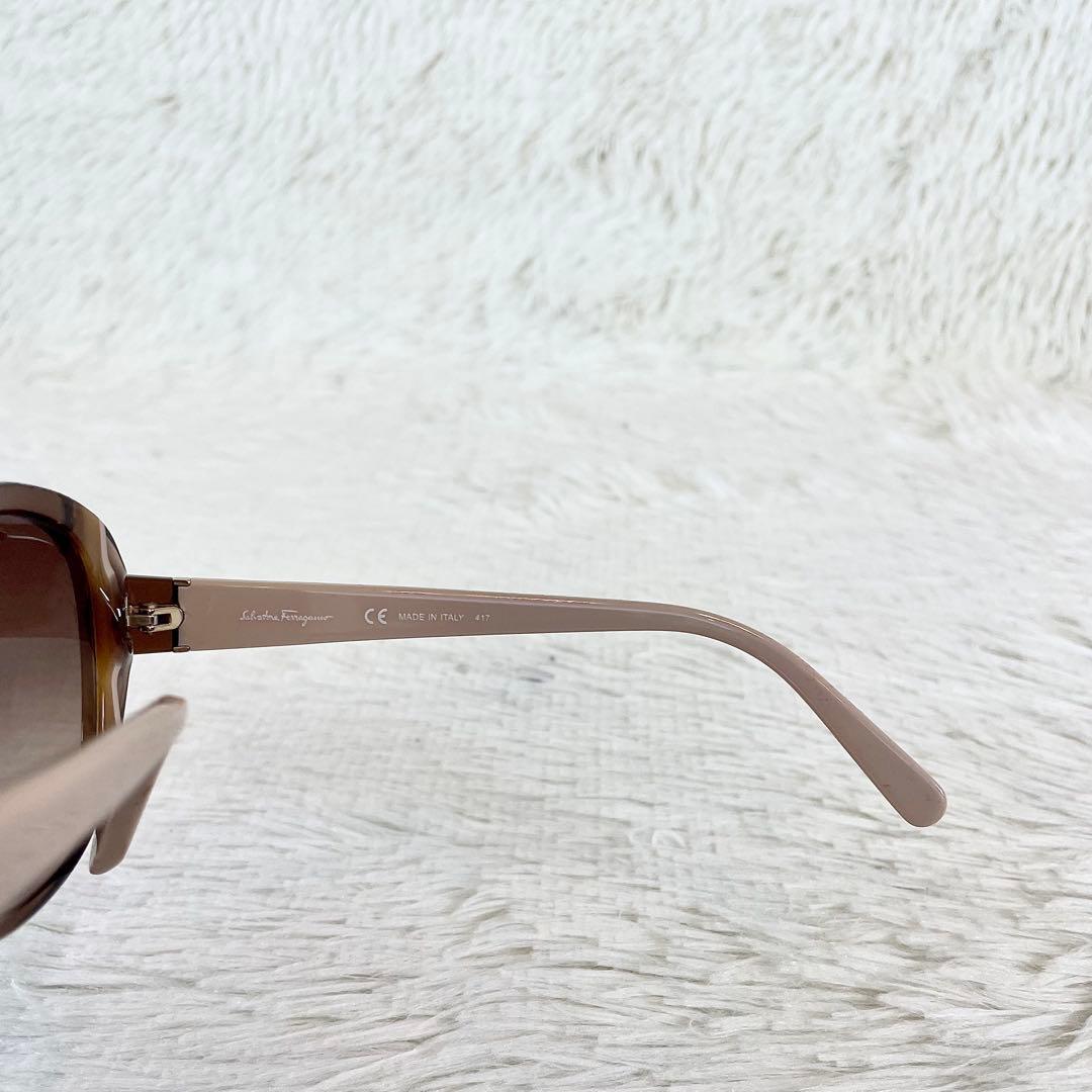 極美品　Salvatore Ferragamo　SF842SA　ブラウンレンズ