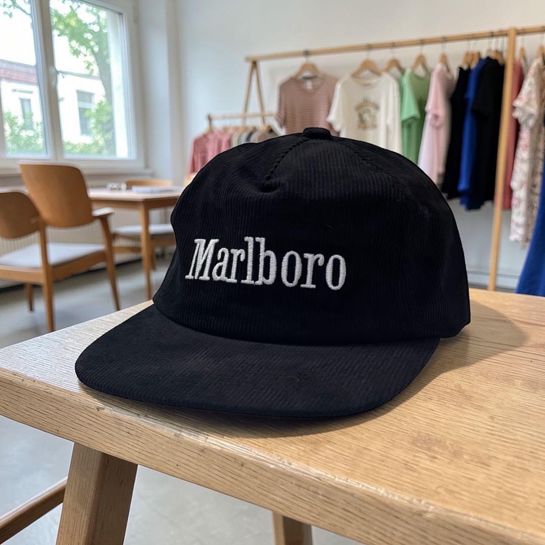 マルボロ Marlboro Blackコーデュロイキャップ CAP 白刺繍