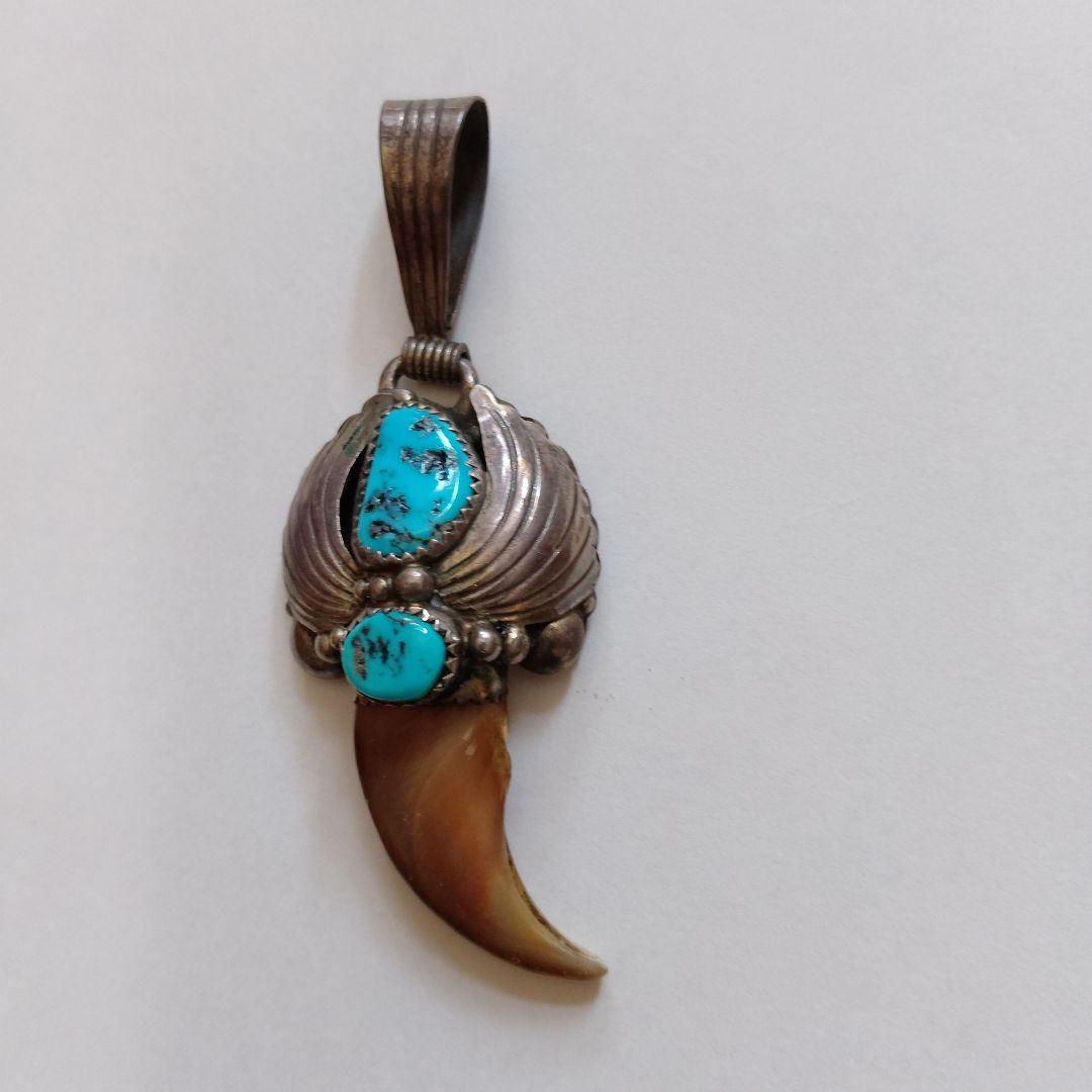 ナバホ ハンドメイド ターコイズ 熊牙ベアクロー ペンダント