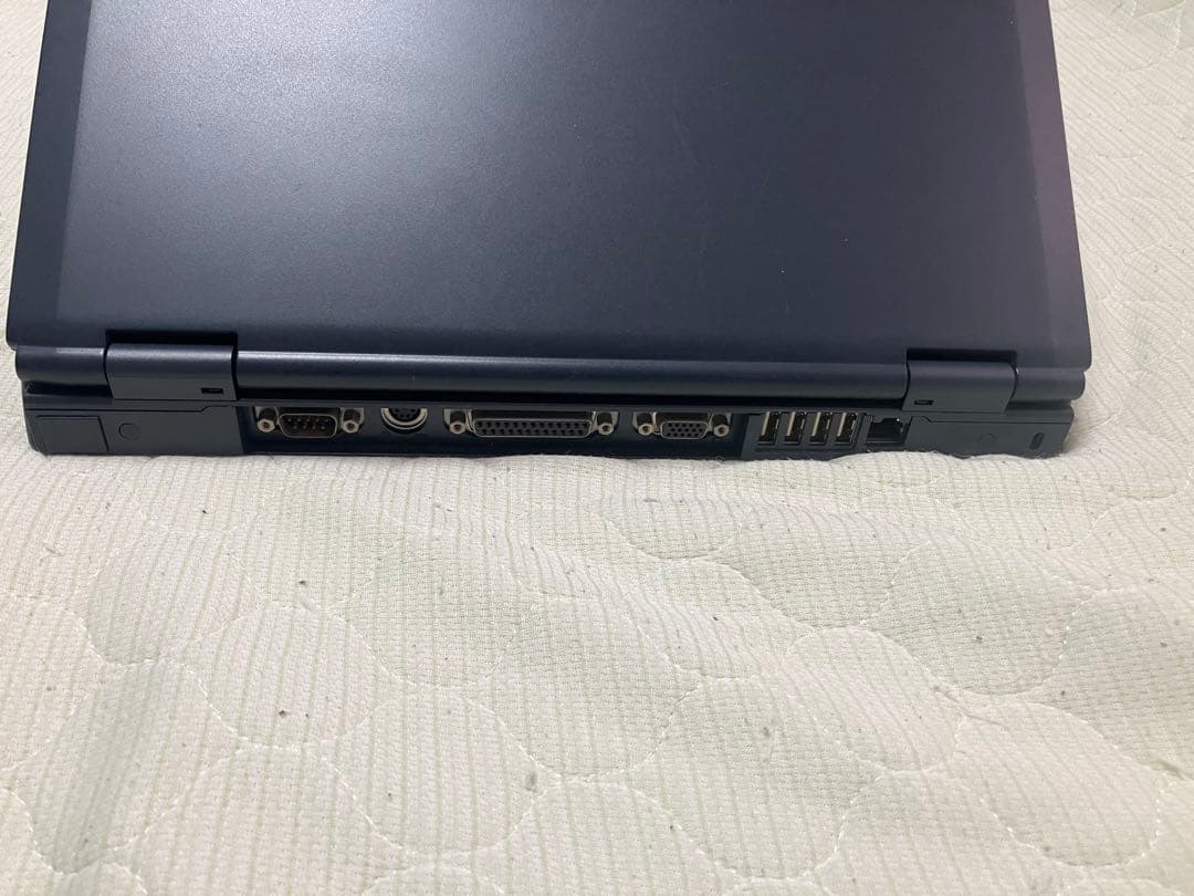Fujitsu FMV E8200 本体.ACアダプター.リカバリCD6枚付