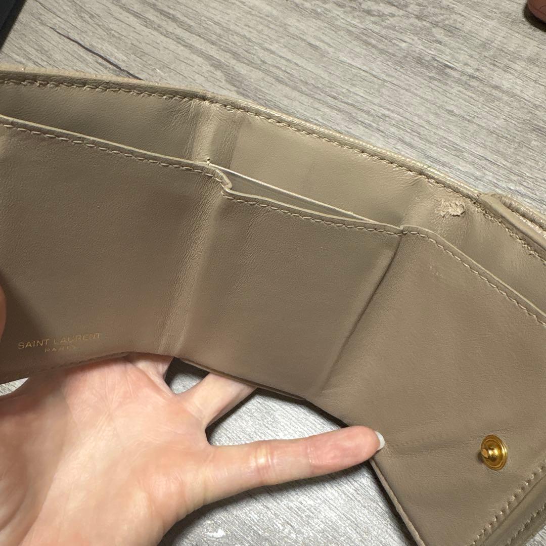 Yves Saint Laurent イヴ サンローラン　三つ折り財布