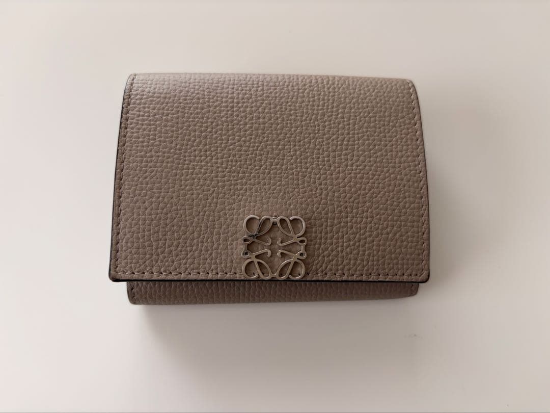 yuu　LOEWE グレー 三つ折り財布