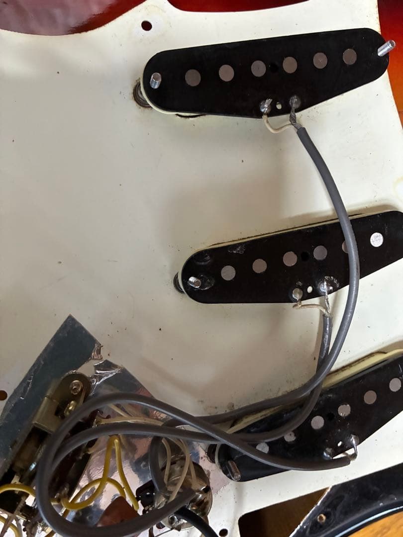 Fernandes FST-70 サンバースト 弦新品　整備済み