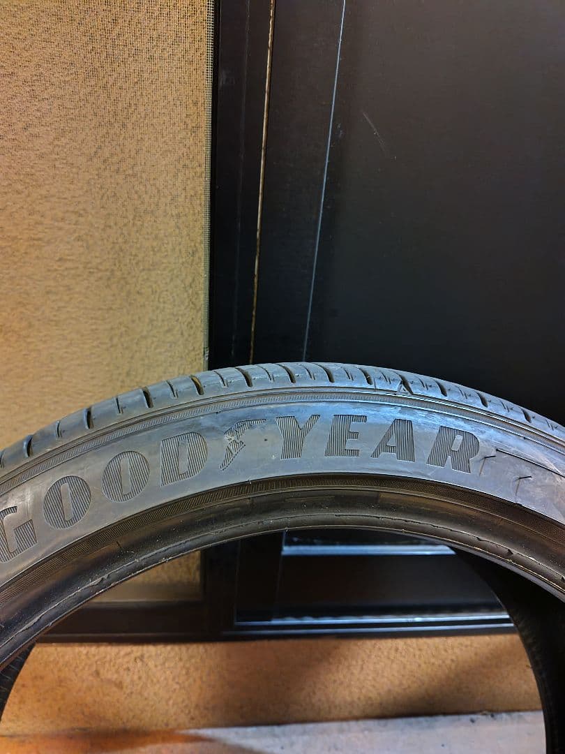 マル215/45/R18　グッドイヤー　Efficient Grip 　㉚