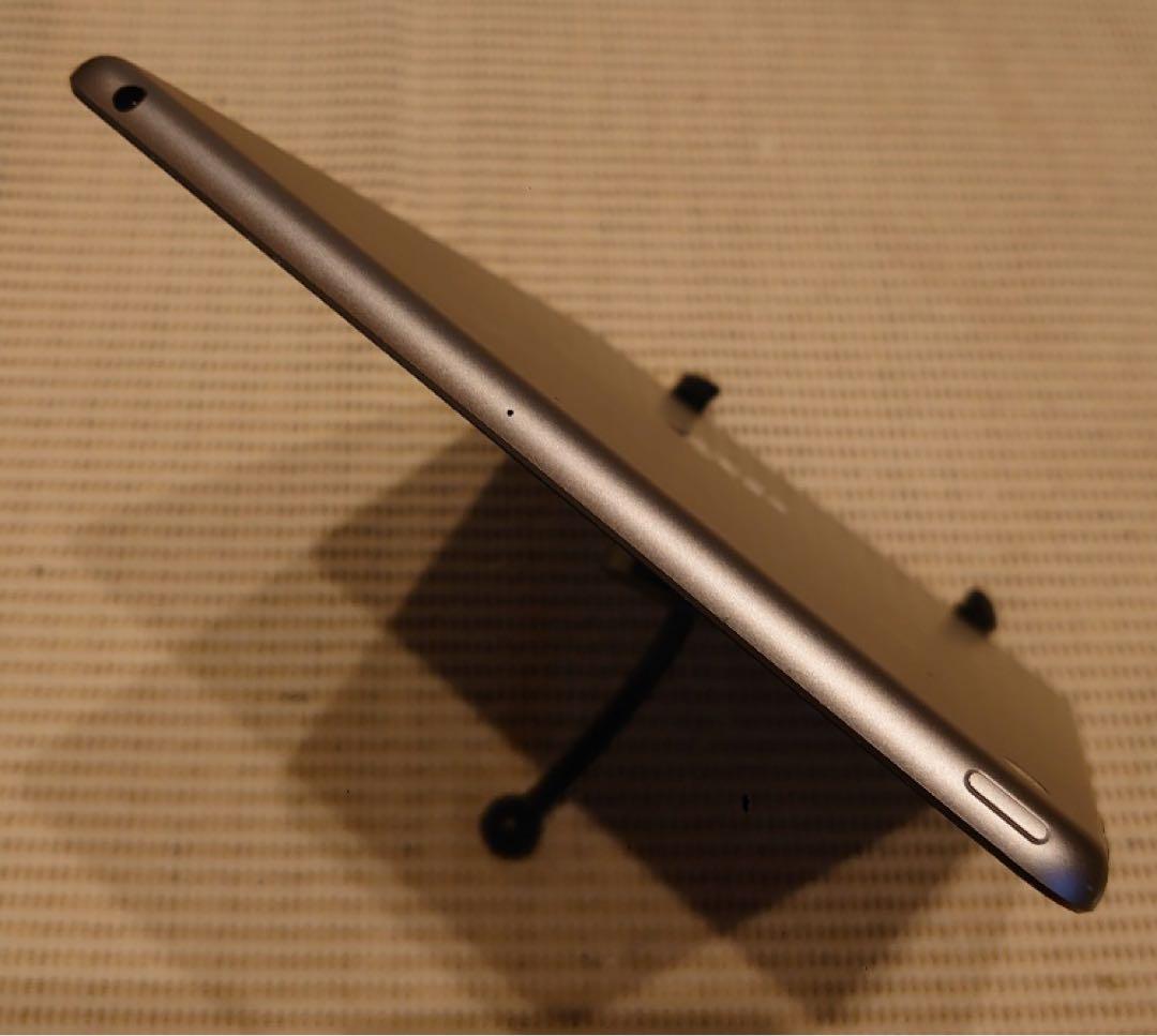 完動品液晶無傷iPad第6世代(A1893)本体128GB送料込VJF8M