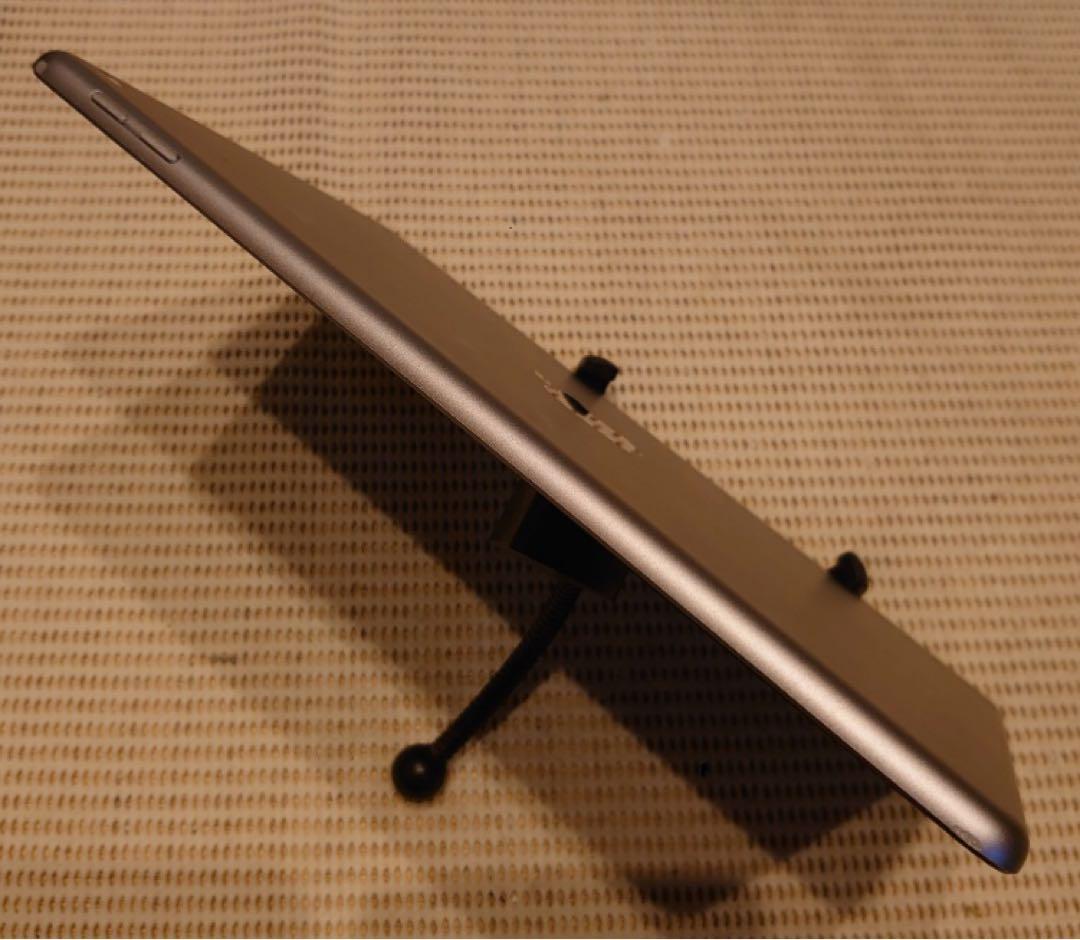 完動品液晶無傷iPad第6世代(A1893)本体128GB送料込VJF8M