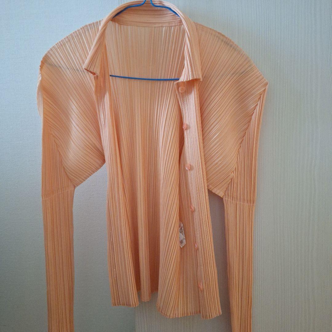 PLEATS PLEASE カットソーとボタン付きシャツ