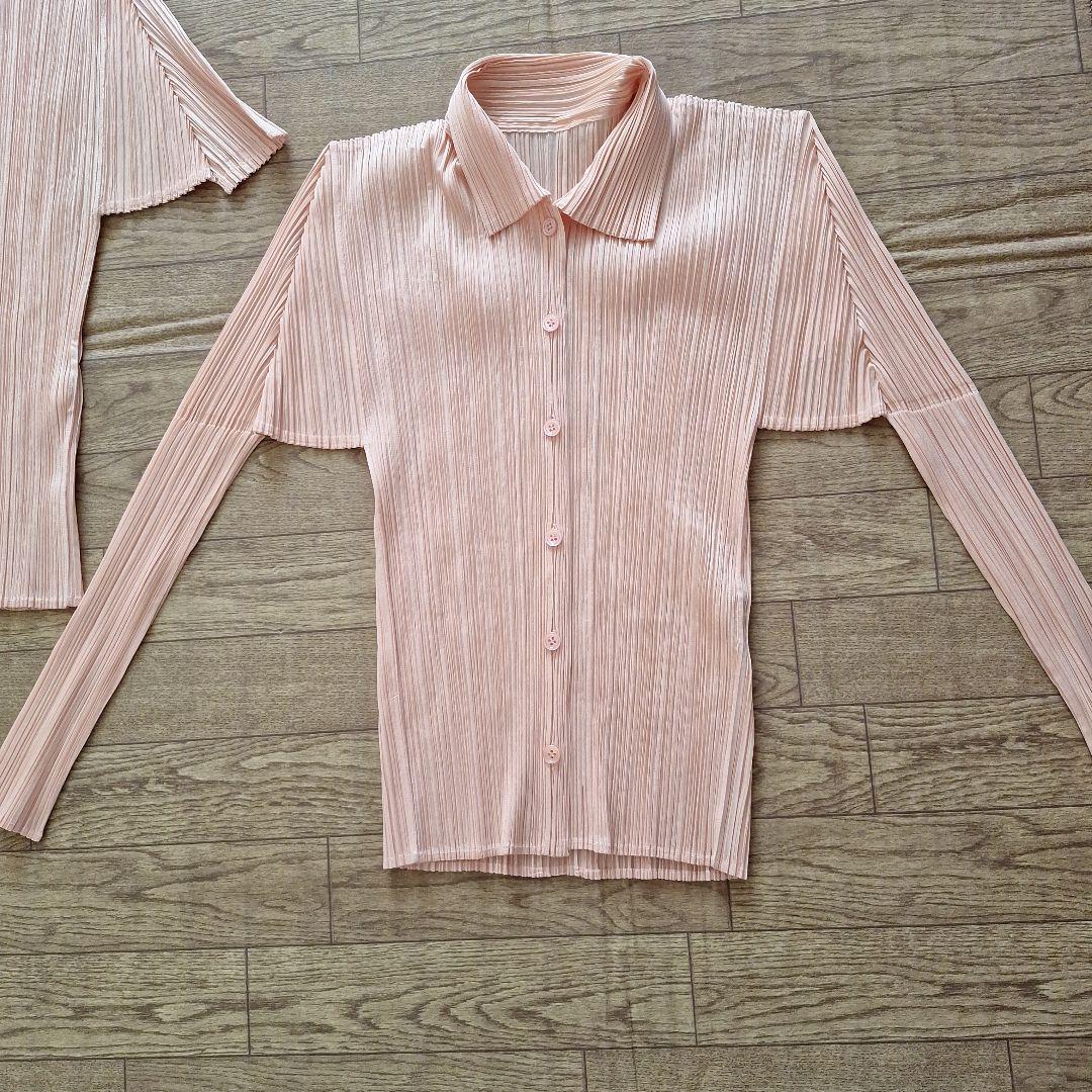 PLEATS PLEASE カットソーとボタン付きシャツ
