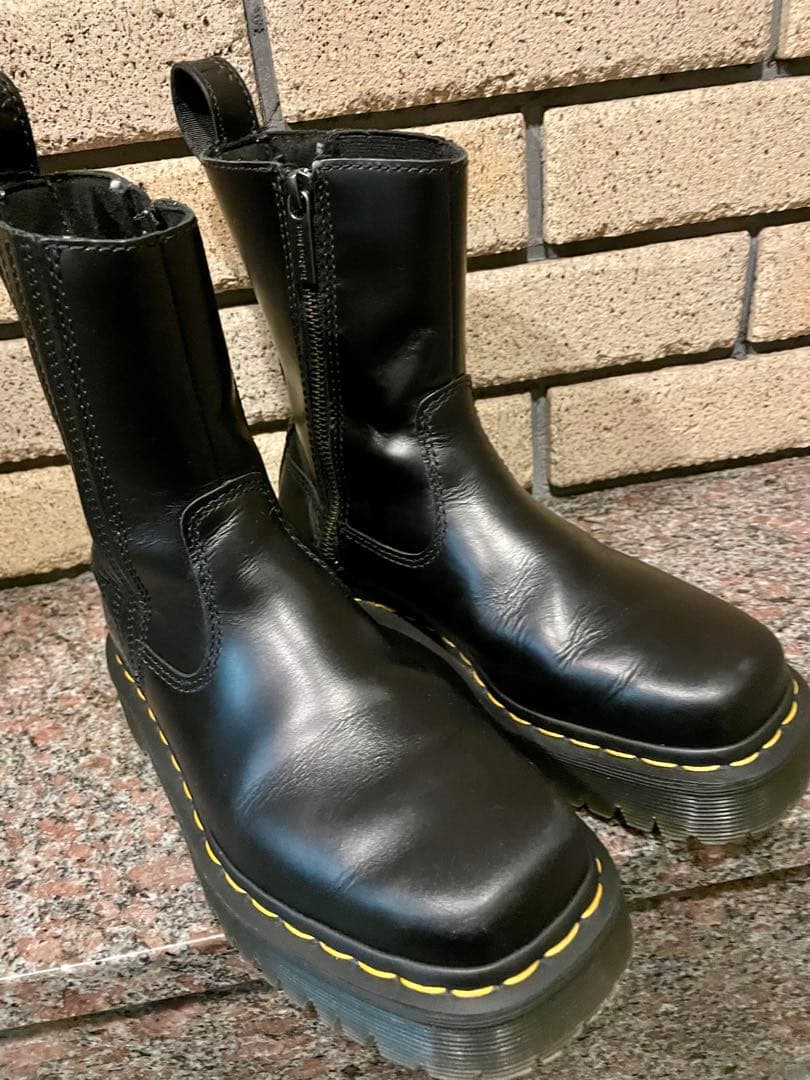 まるちゃん　Dr.Martens ドクターマーチン サイドジップ ブーツ