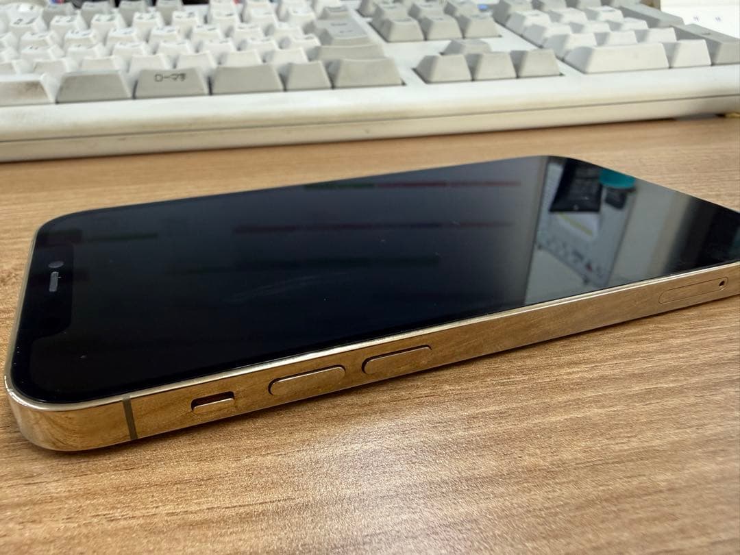 iPhone 12 Pro 128GB ゴールド 84% 判定○ 新品ケーブル付