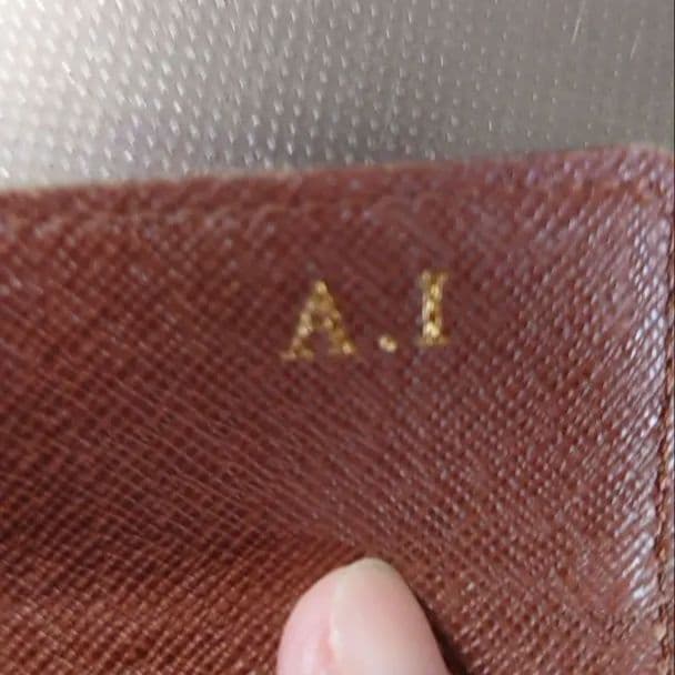 Louis Vuitton 三つ折り財布 モノグラム　修復材付き