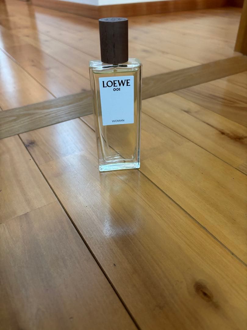 LOEWE 001 WOMAN 香水