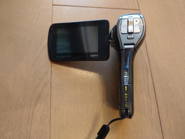SANYO Xacti DMX-CA100 イエロー 防水