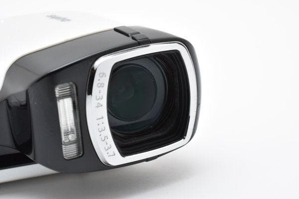 ■ ほぼ新品 ■サンヨー　SANYO Xacti DMX-CG11 ホワイト