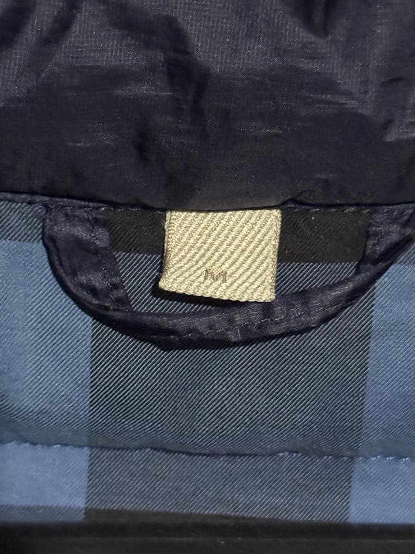 BURBERRY BRITネイビー フード付き ダウンベスト