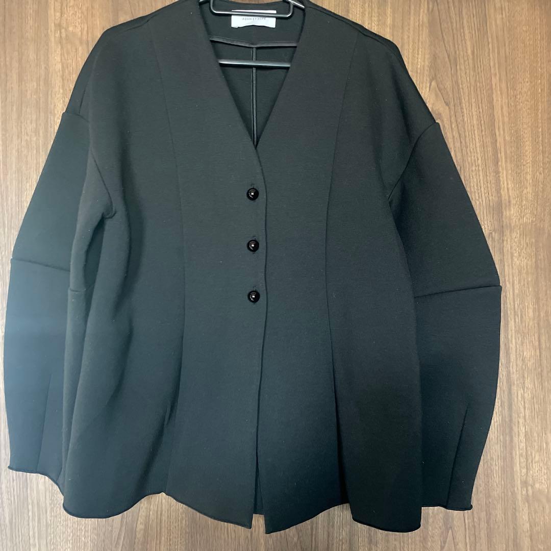 アダムエロペ　ペプラムダンボールカーディガン