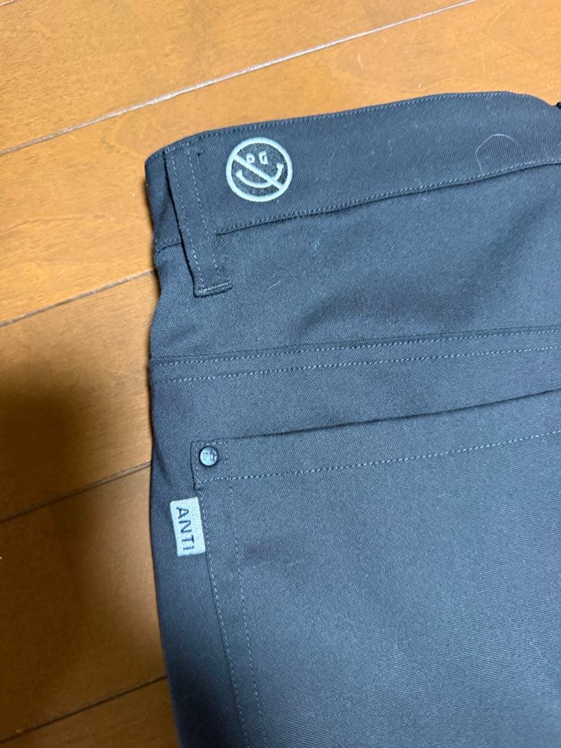 PEARLY GATES 超美品ブラック スリムフィットパンツ　サイズ5