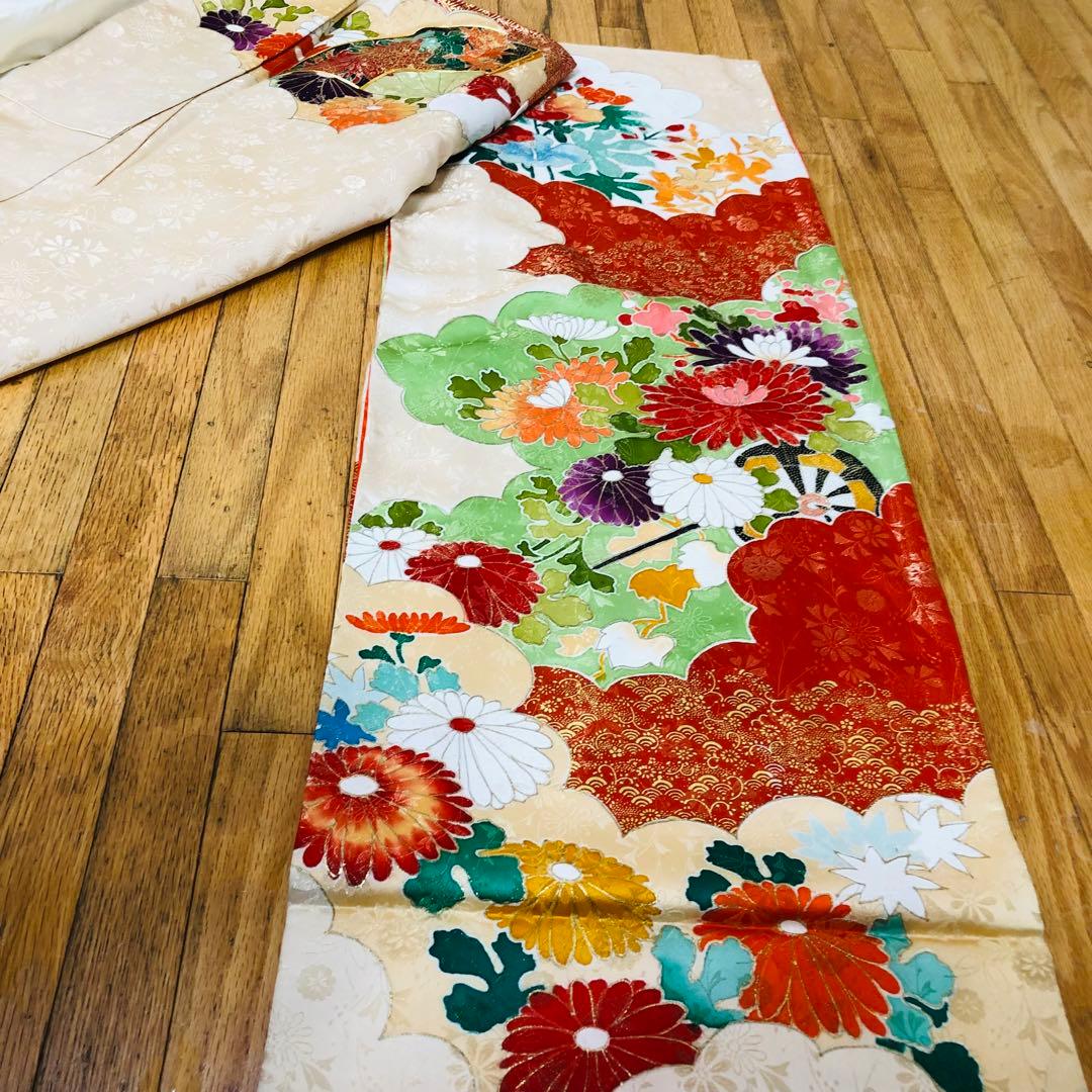 正絹振袖フルセット‼️愛らしいクリーム豪華絢爛菊梅薔薇金糸刺繍見惚れる⭐︎金彩金箔