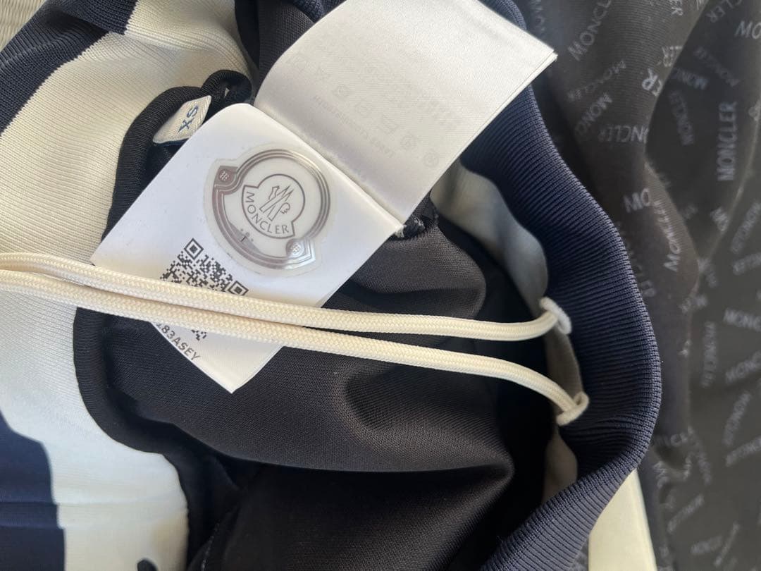 未使用　モンクレール　MONCLER トラックパンツ　メンズ　値下げ