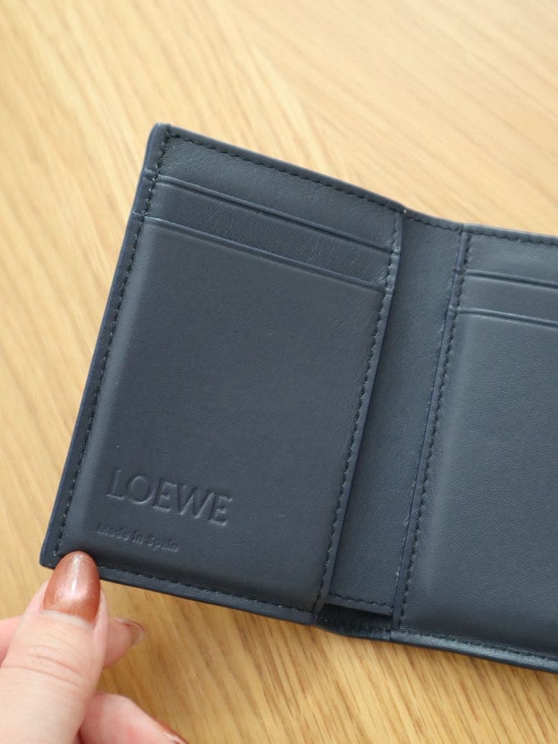 LOEWE ブルー　ネイビー　レザー 三つ折り財布